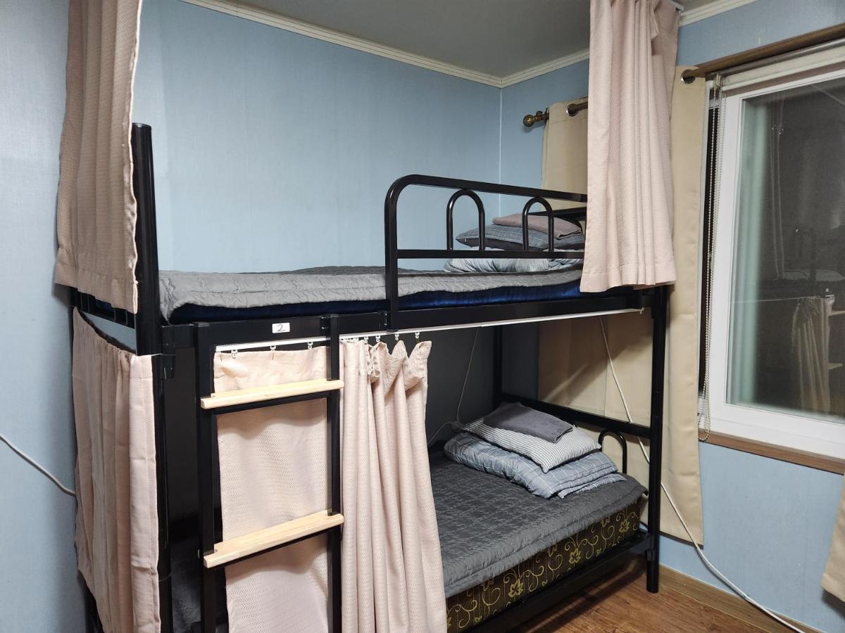 Birdsnest Hostel Hongdae Foreigner Only Сеул Екстер'єр фото