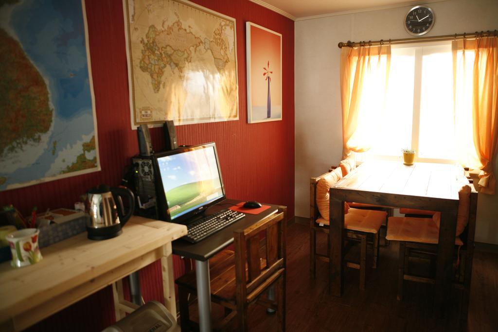 Birdsnest Hostel Hongdae Foreigner Only Сеул Екстер'єр фото