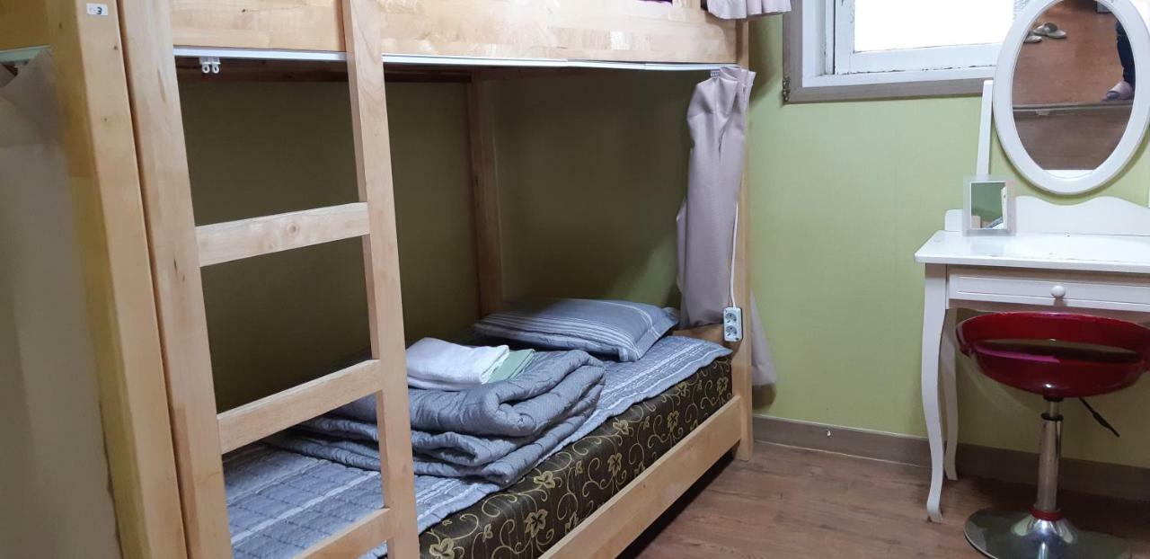 Birdsnest Hostel Hongdae Foreigner Only Сеул Екстер'єр фото