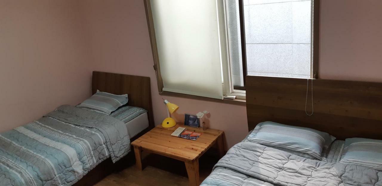 Birdsnest Hostel Hongdae Foreigner Only Сеул Екстер'єр фото